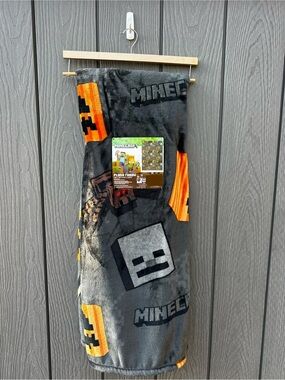 Minecraft Halloween Plush Blanket - Gray with Orange Pumpkin Accents NWT